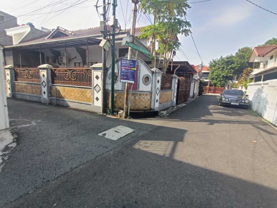 Disewakan Rumah Strategies 2 Mobil
