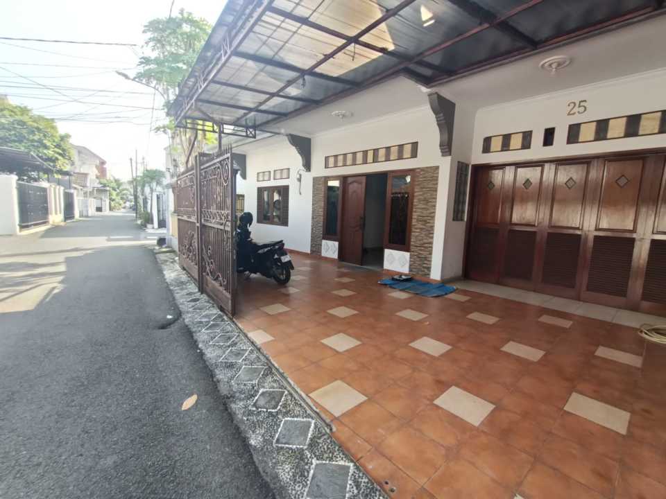 Disewakan Rumah Strategies 2 Mobil