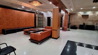 Rumah 3 Lantai Bagus Dan Mewah Di Gd. Peluru