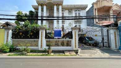 Rumah Butuh Minim Renovasi Unfurnished Kramat, Jakarta Pusat