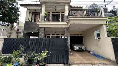 Rumah 2 Lantai Siap Huni di Tebet, Akses Jln 2 Mobil