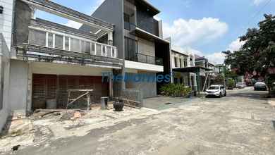 Rumah Hitung Tanah di Kalibata Batu Merah, Pejaten Timur, Dalam Cluster One Gate System