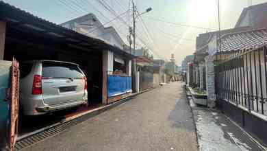 Rumah Lama Siap Huni di Kebon Baru Tebet