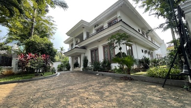 Jual Rumah Bagus Luas 1039 m2 di Mega Kuningan, Jakarta Selatan