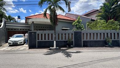 Best Price Kebayoran Lama, Rumah Bagus Akses Lebar, Strategis