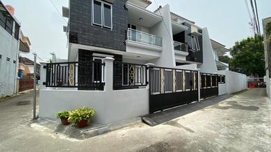 Modern Minimalist House Tebet Timur, Akses Mudah