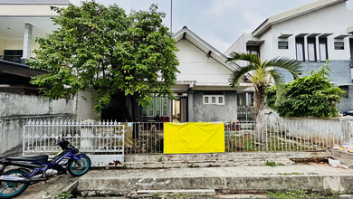 Rumah di Tebet Barat Akses Jalan 2 Mobil, bisa Belah Dua