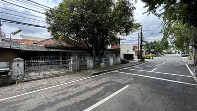 Rumah Lama di Tebet Barat Lokasi Strategis, Akses Jalan 3 Mobil
