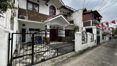 Hunian Strategis 2 Lantai di Tebet Barat, Dekat Tol & Pusat Perbelanjaan
