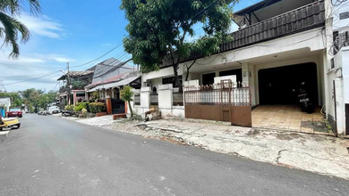 Rumah di Tebet Barat, Akses Jalan 3 Mobil, Hitung Tanah Cocok untuk Kantor dan Rumah Kost