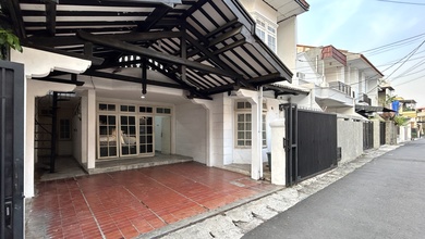 Rumah Siap Huni di Tebet Akses Jalan 2 Mobil