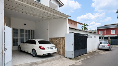 Rumah Siap Huni di Tebet Dalam, Akses Jalan 2 Mobil, Lingkungan Nyaman