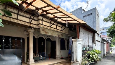 Rumah Hitung Tanah Strategis di Dalam Komplek Tebet Barat - One Gate System, Akses 1 Mobil