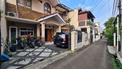 Rumah Siap Huni di Tebet Barat Dekat Ke Jalan 2 Mobil