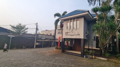 Gedung Perkantoran di Mampang Akses Jalan Utama