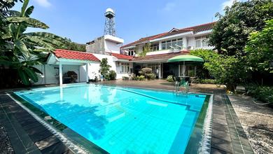 rumah di pancoran timur, seperti dalam komplek, akses jalan lebar