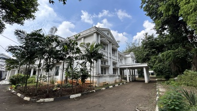 rumah hitung tanah di kemang dibawah njop, luas tanah 10 ribu meter 1 Ha Hektare,akses jalan raya utama