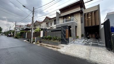 Rumah Baru di Dalam Komplek Gudang Peluru Tebet, Akses Jalan 3 Mobil, One Gate System