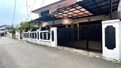 Jual Rumah Cantik Luas 249 m2 area Cawang, Jakarta Timur