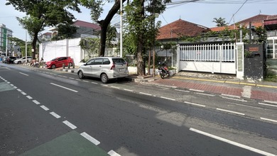 Rumah Hitung Tanah di Tebet Barat Raya, Area Komersial, Cocok Utk Hunian maupun Usaha