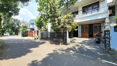 Rumah Siap Huni 2 Lantai Di Tebet Timur, Akses Jalan 3 Mobil, Lingkungan Asri