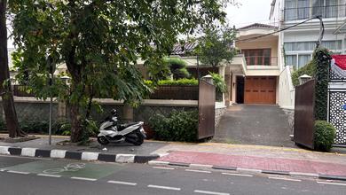 Rumah Mewah Persis Dpn Taman Ecopark, Cocok Utk Hunian atau Usaha Kuliner, Jarang Ada