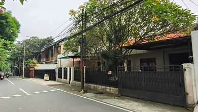 Rumah Siap Huni di Pinggir Jalan Raya Tebet Timur, Strategis Dekat MT Haryono