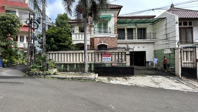 Rumah Mewah di Tebet Barat, Akses Jalan 3 Mobil, Seberang Ecopark