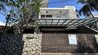 Tebet Timur, Akses Jalan 2 Mobil, Rumah Siap Huni 3 Lantai