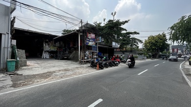 Lahan Komersial Jalan Raya di Tebet Timur, Sangat Strategis, Kanan Kiri Rame