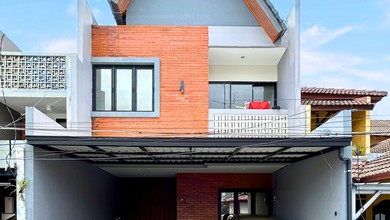 Rumah di Tebet Barat, Bangunan 2025 Akses Jalan 2 Mobil