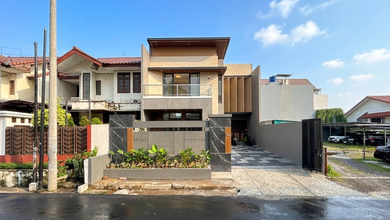Rumah Brand New Dalam Komplek Gudang Peluru Tebet, Akses 3 Mobil