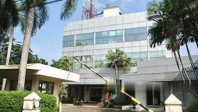 Gedung di pejaten, luas tanah 2500m, sedikit diatas njop, parkiran luas, 