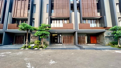 Rumah di Dalam Komplek Townhouse Cluster Pancoran Timur