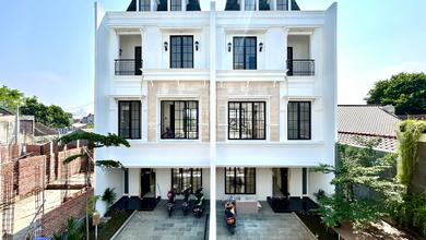 Rumah di Dalam Komplek Cluster Townhouse Kalibata 