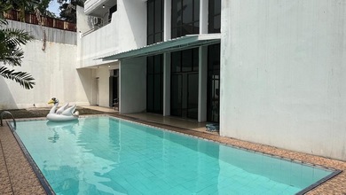 Rumah di Bangka Kemang, Ada Pool