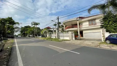 Rumah di Gudang Peluru, Jalan Lebar