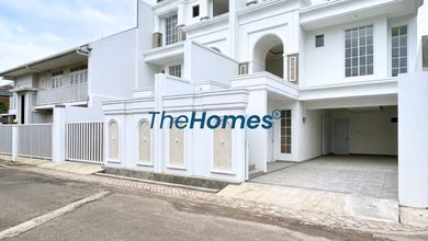 Rumah di Tebet Timur Akses Lebar Jalan 3 Mobil,3 Lantai Ada Lift dan Swimming Pool Kolam Renang