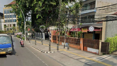 Rumah di Menteng, Area Komersial Bisa Bangun 6 Lantai, Jalan Utama