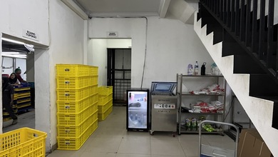 Ruko Gandeng di Asem Baris Raya, Akses Jalan Raya Asem Baris