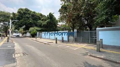 Mini Building Di Kemang, Akses Jalan 3 Mobil