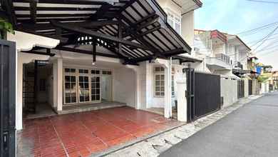 Rumah di Tebet Utara, Akses Jalan 2 Mobil, Seperti Dalam Komplek