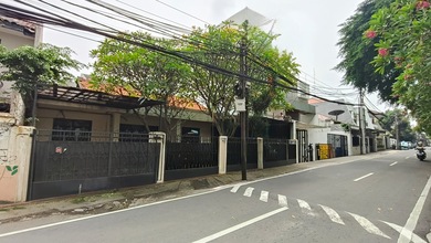 Rumah di tebet timur, akses jalan 2 mobil, dekat taman ecopark