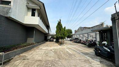 Gedung Kantor Dibawah Njop, 2 Lantai, Luas Tanah 1.735m