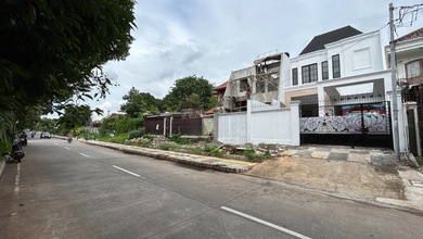 Rumah di duren sawit, akses jalan 3 mobil lebar