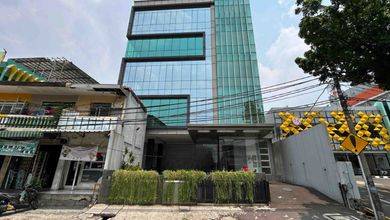 Gedung di Mampang Prapatan Raya, Dekat Tendean