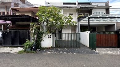 Rumah di Benhil Bendungan Hilir, Akses Jalan 2 Mobil