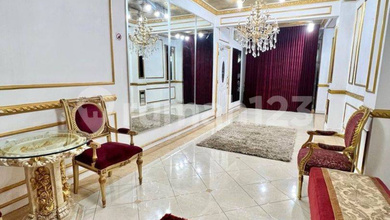 Rumah di depan taman ecopark tebet