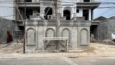 Rumah di Tebet Timur Akses Lebar Jalan 3 Mobil,3 Lantai Ada Lift dan Swimming Pool Kolam Renang