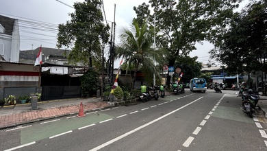rumah di tebet raya zona komersial K3, dekat stasiun tebet, cocok untuk ruko usaha kantor